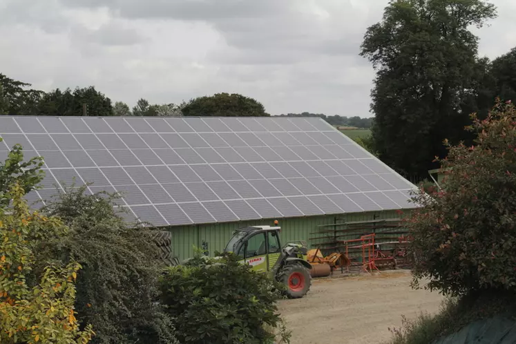 découvrez les différents facteurs influençant le coût d'une centrale photovoltaïque. analyse des investissements, des économies d'énergie, et des aides disponibles pour optimiser votre projet solaire.