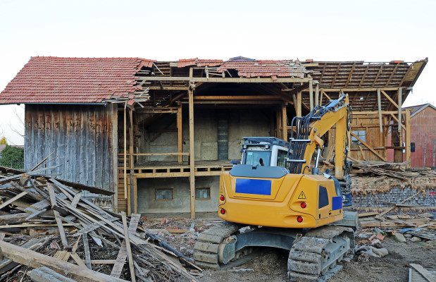 découvrez les tarifs et les facteurs influençant le coût de la démolition d'un hangar amianté. informez-vous sur les démarches nécessaires, les précautions à prendre et les estimations de prix pour un projet sécurisé et conforme aux réglementations.