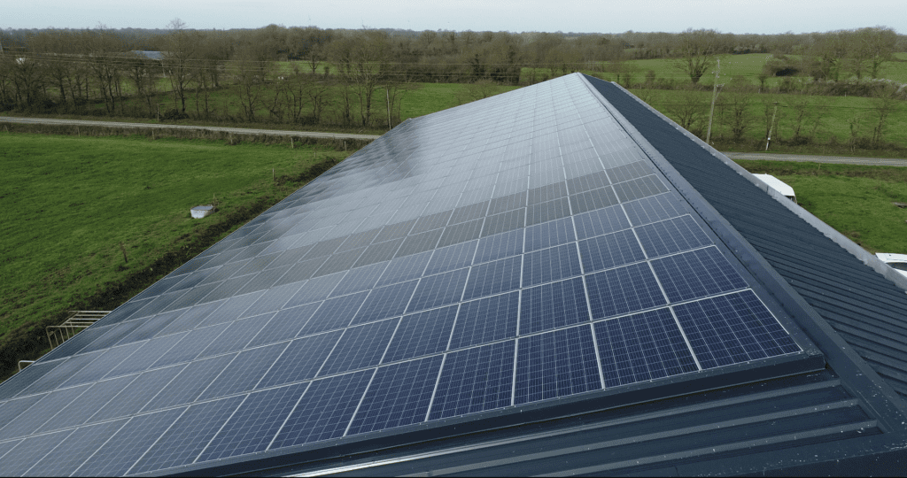 découvrez les défis liés à l'implantation des hangars photovoltaïques, une solution innovante pour optimiser l'espace tout en produisant de l'énergie renouvelable. analyse des enjeux techniques, économiques et environnementaux pour une transition énergétique réussie.