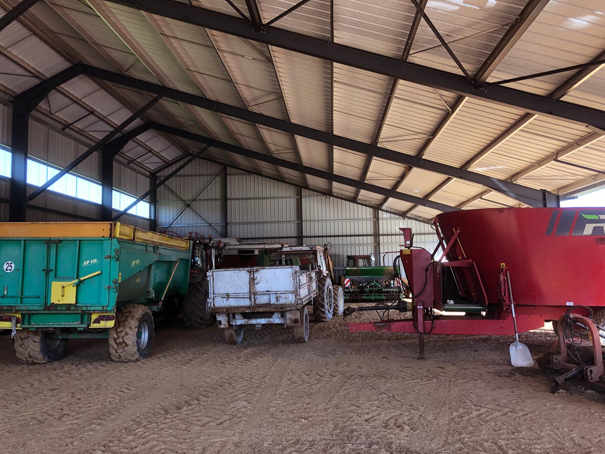 découvrez comment dimensionner efficacement un hangar agricole photovoltaïque pour optimiser la production d'énergie solaire tout en répondant aux besoins spécifiques de votre exploitation. apprenez les meilleures pratiques et les recommandations techniques pour tirer le meilleur parti de votre installation.