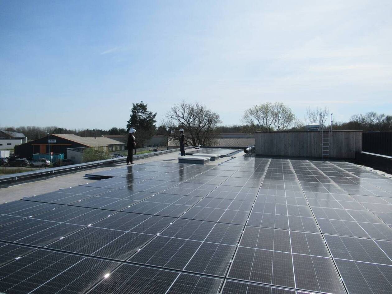 découvrez comment gérer efficacement les eaux pluviales dans un hangar photovoltaïque. optimisez vos infrastructures tout en respectant les normes environnementales et en maximisant l'efficacité de votre installation solaire.