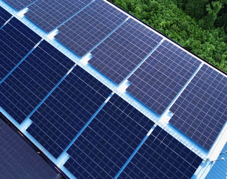 découvrez comment l'éducation sur l'énergie solaire dans les hangars peut transformer votre approche des énergies renouvelables. apprenez les meilleures pratiques, les avantages et l'installation de systèmes solaires adaptés pour optimiser votre espace tout en réduisant votre empreinte carbone.