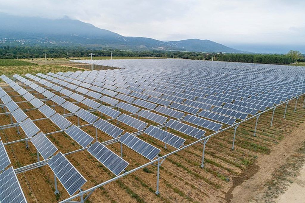 découvrez comment l'intégration des énergies durables dans l'agriculture transforme les pratiques agricoles, réduit l'empreinte carbone et favorise une production alimentaire plus respectueuse de l'environnement.