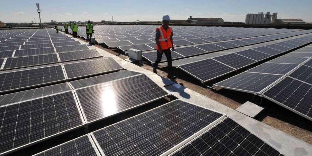 découvrez les avantages de l'énergie solaire pour un avenir durable. apprenez comment cette source d'énergie renouvelable peut réduire vos factures d'électricité et contribuer à la protection de l'environnement.