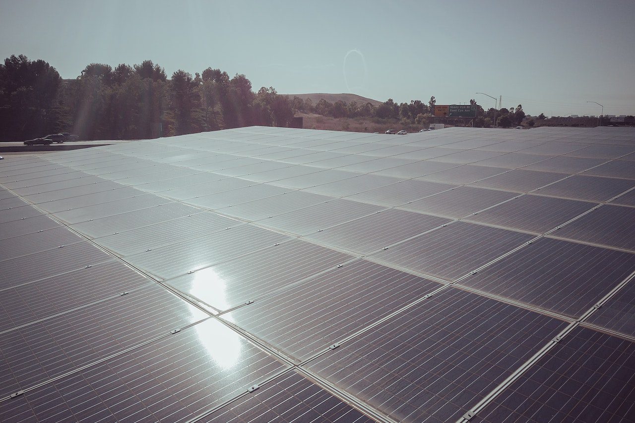 découvrez comment optimiser l'entretien de votre hangar agricole photovoltaïque pour prolonger sa durée de vie et maximiser sa production d'énergie. des conseils pratiques pour gérer efficacement votre installation tout en respectant l'environnement.
