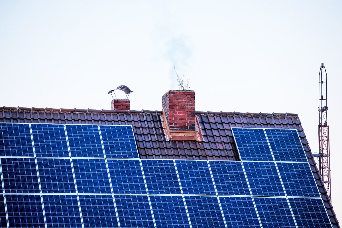 découvrez les 5 erreurs courantes à éviter lors de l'achat d'un hangar photovoltaïque pour maximiser votre investissement et optimiser la production d'énergie solaire.