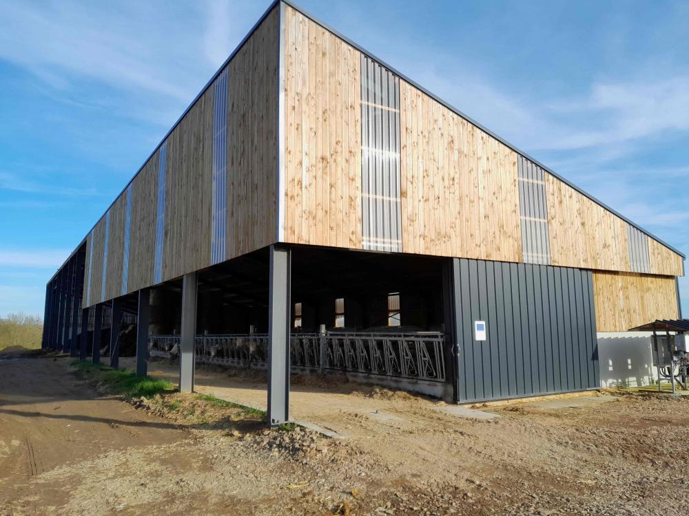 découvrez les erreurs courantes à éviter lors de la construction d'un hangar photovoltaïque. optimisez votre projet solaire en apprenant des leçons tirées d'expériences passées et assurez la durabilité de votre installation.