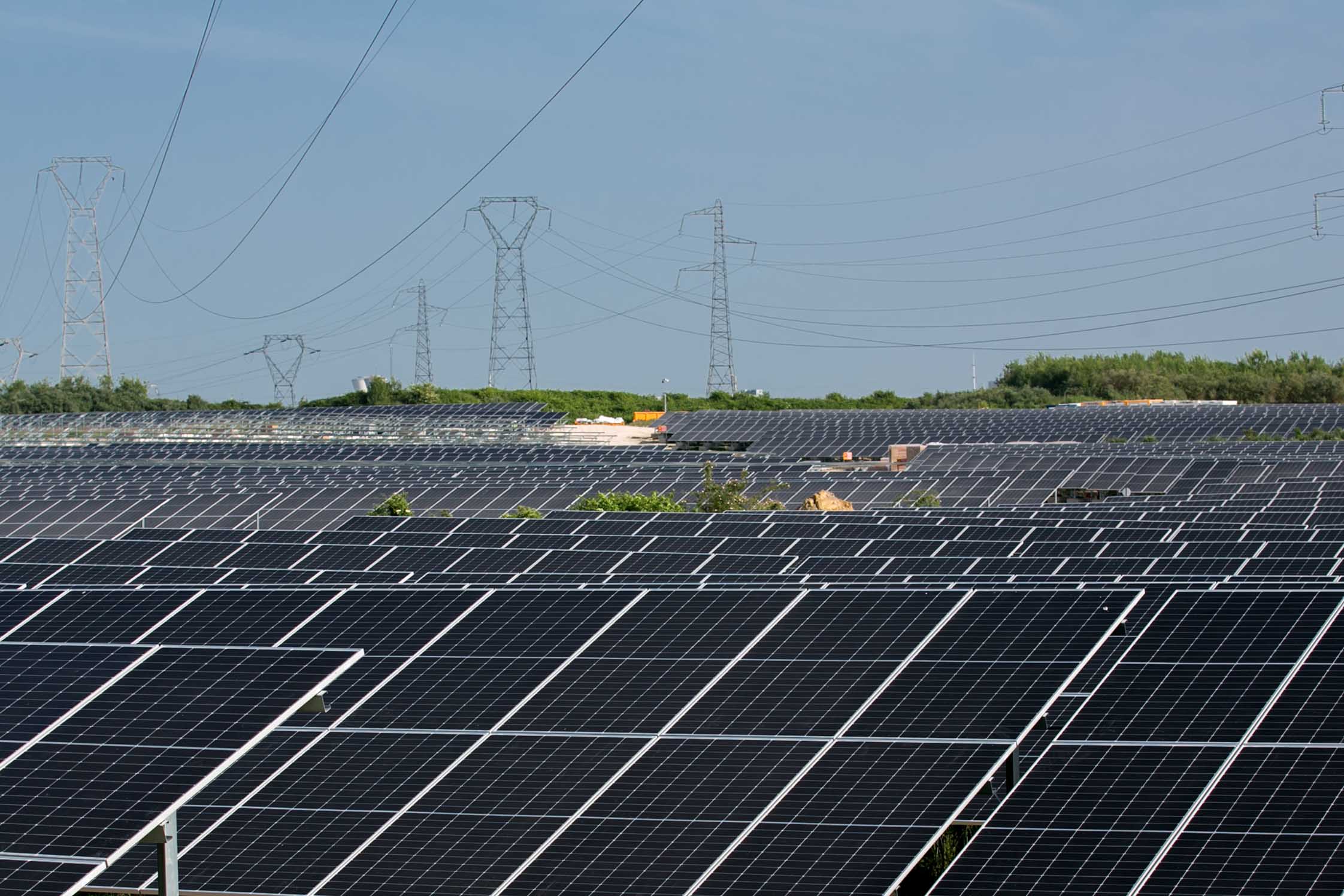 découvrez notre ferme photovoltaïque, un projet innovant dédié à la production d'énergie renouvelable grâce à des panneaux solaires. participez à la transition énergétique tout en profitant d'une source d'énergie durable et respectueuse de l'environnement.