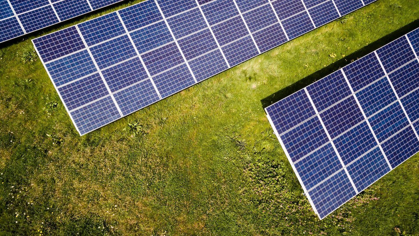 découvrez notre ferme photovoltaïque, un espace dédié à la production d'énergie renouvelable grâce à l'énergie solaire. explorez les avantages environnementaux, économiques et sociaux de cette installation innovante qui contribue à un avenir durable.
