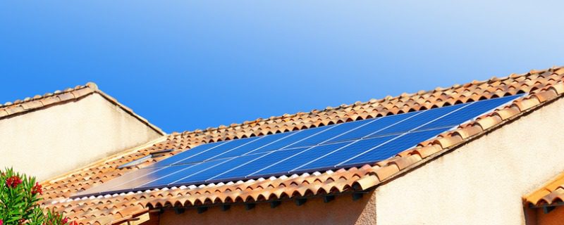 découvrez comment financer vos panneaux solaires efficacement ! explorez les options de prêts, subventions et incitations fiscales disponibles pour rendre votre investissement dans l'énergie renouvelable plus accessible et avantageux. économisez sur vos factures d'électricité tout en contribuant à la protection de l'environnement.