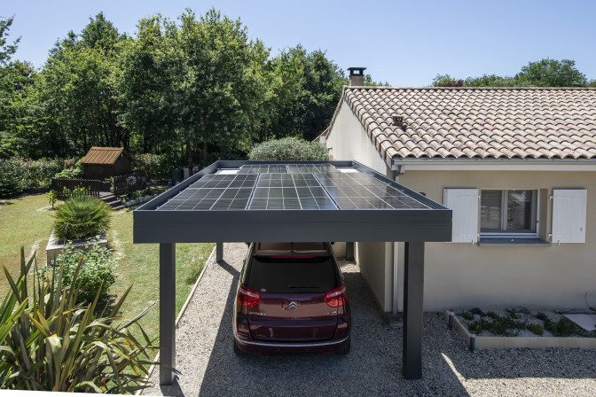 découvrez notre garage photovoltaïque, une solution innovante pour allier stationnement sécurisé et production d'énergie renouvelable. optimisez votre espace tout en réduisant votre empreinte carbone grâce à nos installations solaires performantes.