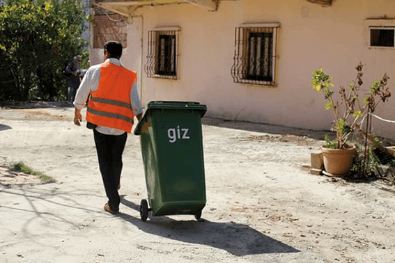 découvrez les meilleures pratiques de gestion des déchets urbains pour assurer un environnement propre et durable. apprenez comment réduire, réutiliser et recycler efficacement tout en respectant les normes écologiques.