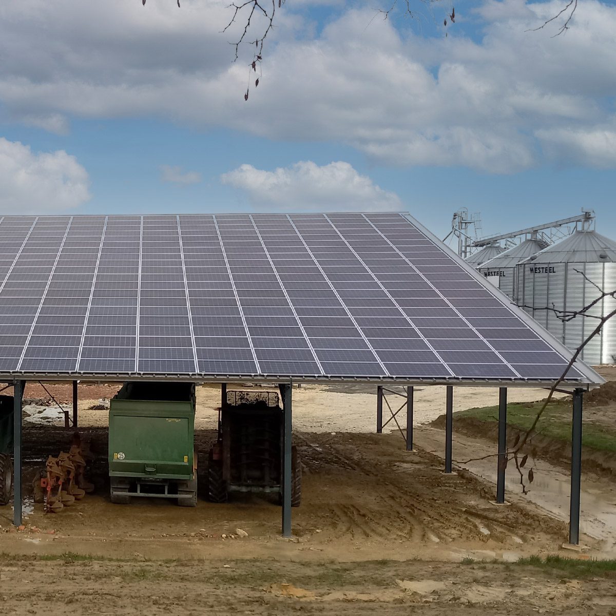 découvrez comment un hangar agricole photovoltaïque allie fonctionnalité et durabilité en optimisant l'espace de stockage tout en produisant de l'énergie solaire. idéal pour les agriculteurs soucieux de l'environnement et désireux de réduire leurs coûts énergétiques.