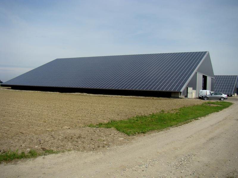 découvrez les avantages d'un hangar agricole photovoltaïque : une solution durable qui allie production d'énergie renouvelable et optimisation de vos espaces agricoles. transformez votre exploitation avec une installation performante et respectueuse de l'environnement.