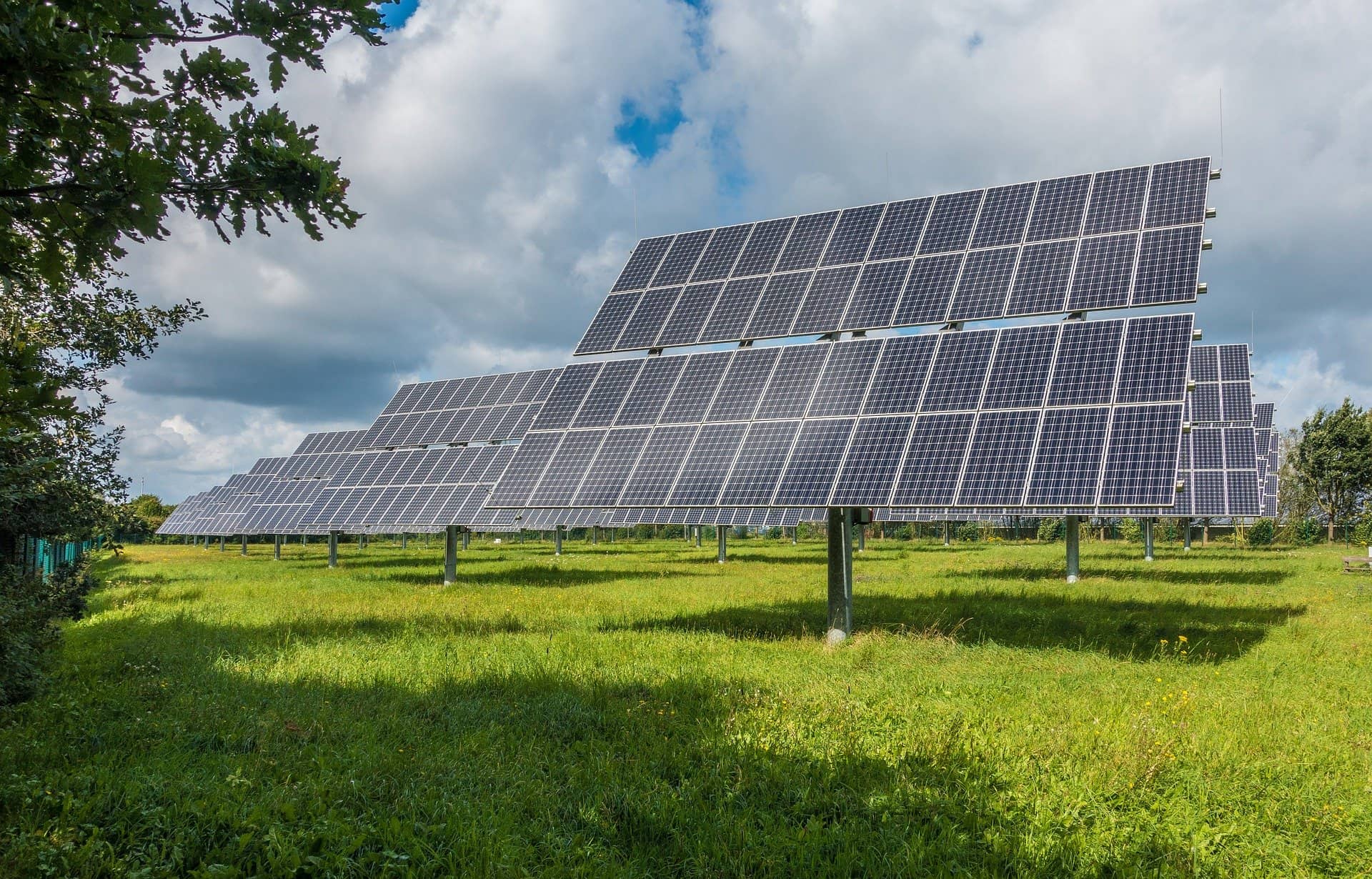 découvrez comment allier production agricole et énergies renouvelables grâce aux hangars agricoles photovoltaïques. explorez les avantages de l'agroécologie pour une agriculture durable et respectueuse de l'environnement.