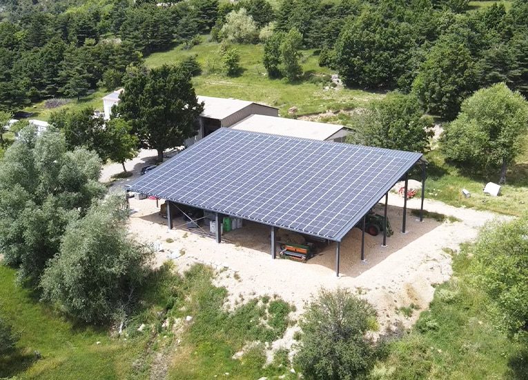 découvrez notre hangar éco-responsable, conçu pour minimiser l'impact environnemental tout en offrant des solutions de stockage durables. un espace alliant innovation, respect de l'environnement et fonctionnalité pour un avenir plus vert.