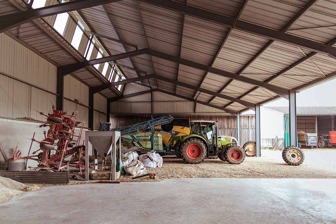 découvrez les avantages des hangars photovoltaïques : une solution innovante pour produire de l'énergie solaire tout en optimisant l'espace. alliez l'efficacité énergétique et le développement durable avec des structures adaptées aux besoins agricoles et industriels.
