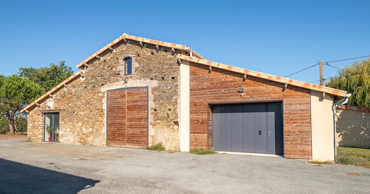 découvrez nos solutions pour construire un hangar sans permis. optimisez votre espace de stockage ou d'activités avec des options simples et légales, adaptées à vos besoins. informez-vous sur les régulations et commencez votre projet dès aujourd'hui !