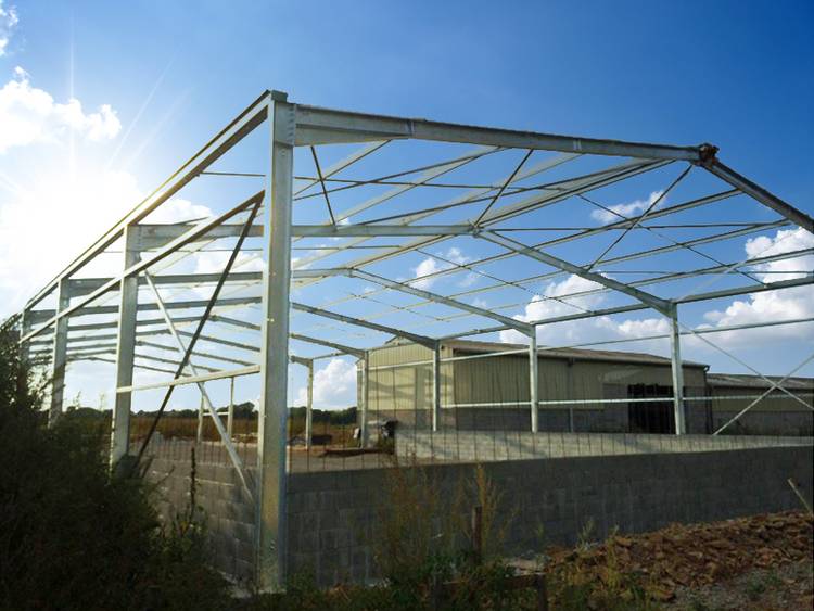 découvrez notre gamme de hangars agricoles, conçus pour protéger vos équipements, stocks et animaux. offrez à votre exploitation une solution durable et modulable, adaptée aux besoins spécifiques de l'agriculture moderne.