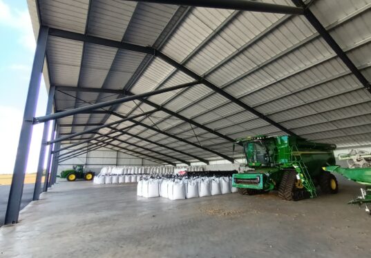 découvrez comment les hangars agricoles photovoltaïques combinent efficacité énergétique et innovation durable pour optimiser votre exploitation tout en réduisant votre empreinte carbone. profitez d'une solution idéale pour le stockage et la production d'énergie verte.