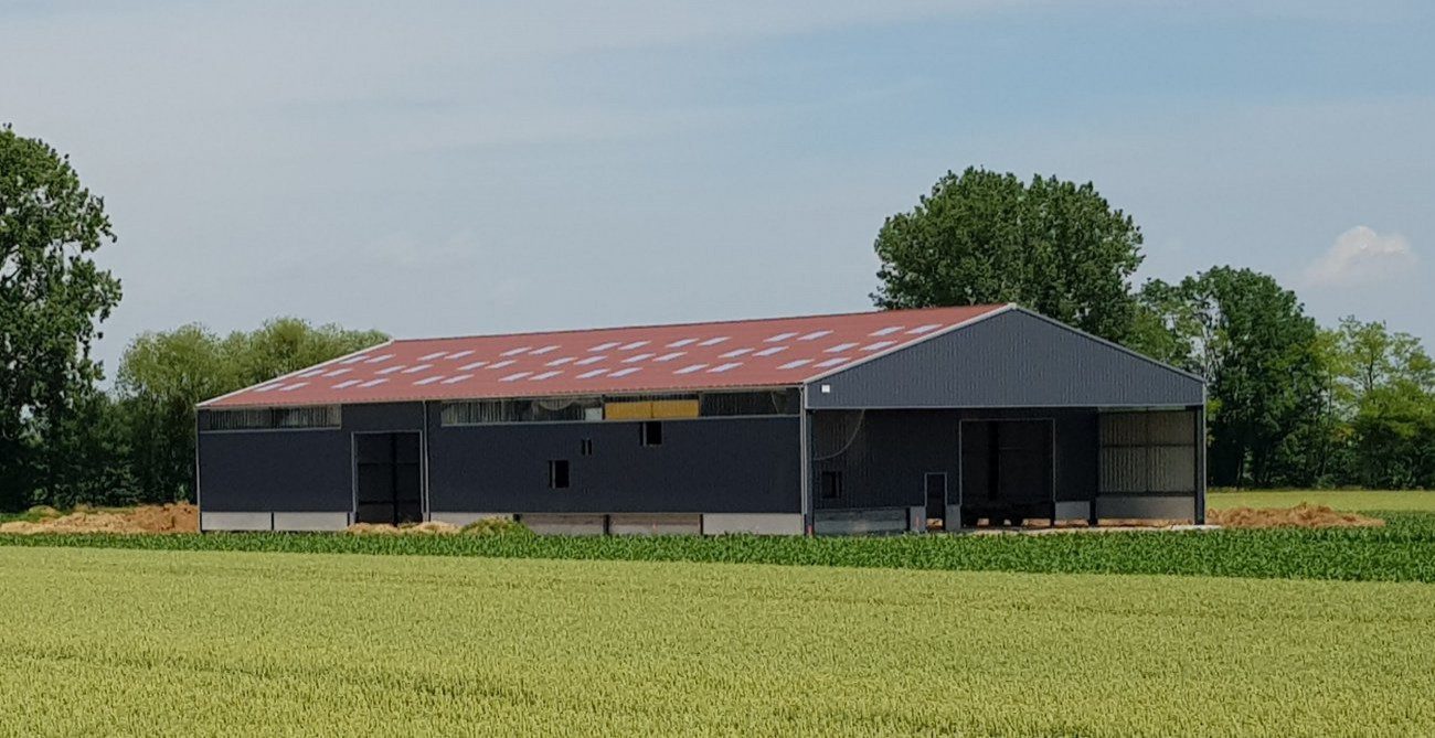 découvrez notre sélection de hangars agricoles, conçus pour optimiser le stockage de vos équipements et produits agricoles. durable, spacieux et adapté à vos besoins, nos hangars garantissent une protection efficace contre les intempéries. investissez dans la qualité et la sécurité de votre exploitation agricole.