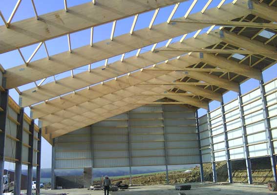 découvrez nos hangars en bois équipés de panneaux photovoltaïques, alliant écologie et fonctionnalité. idéaux pour le stockage et la production d'énergie renouvelable, ces structures innovantes s'intègrent parfaitement dans votre environnement tout en réduisant votre empreinte carbone.