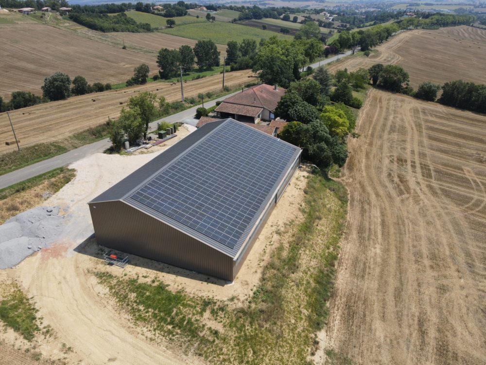 découvrez les avantages des hangars photovoltaïques, des structures innovantes qui allient stockage et production d'énergie solaire. optimisez vos espaces tout en contribuant à la transition énergétique.
