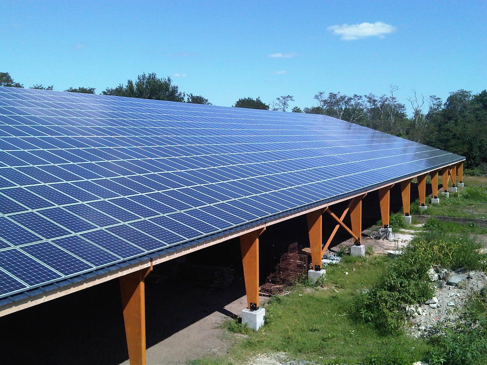 découvrez comment les hangars photovoltaïques peuvent contribuer à la biodiversité en offrant des espaces adaptés à la faune et à la flore. explorez les avantages écologiques et les solutions innovantes qui allient production d'énergie renouvelable et préservation de l'environnement.