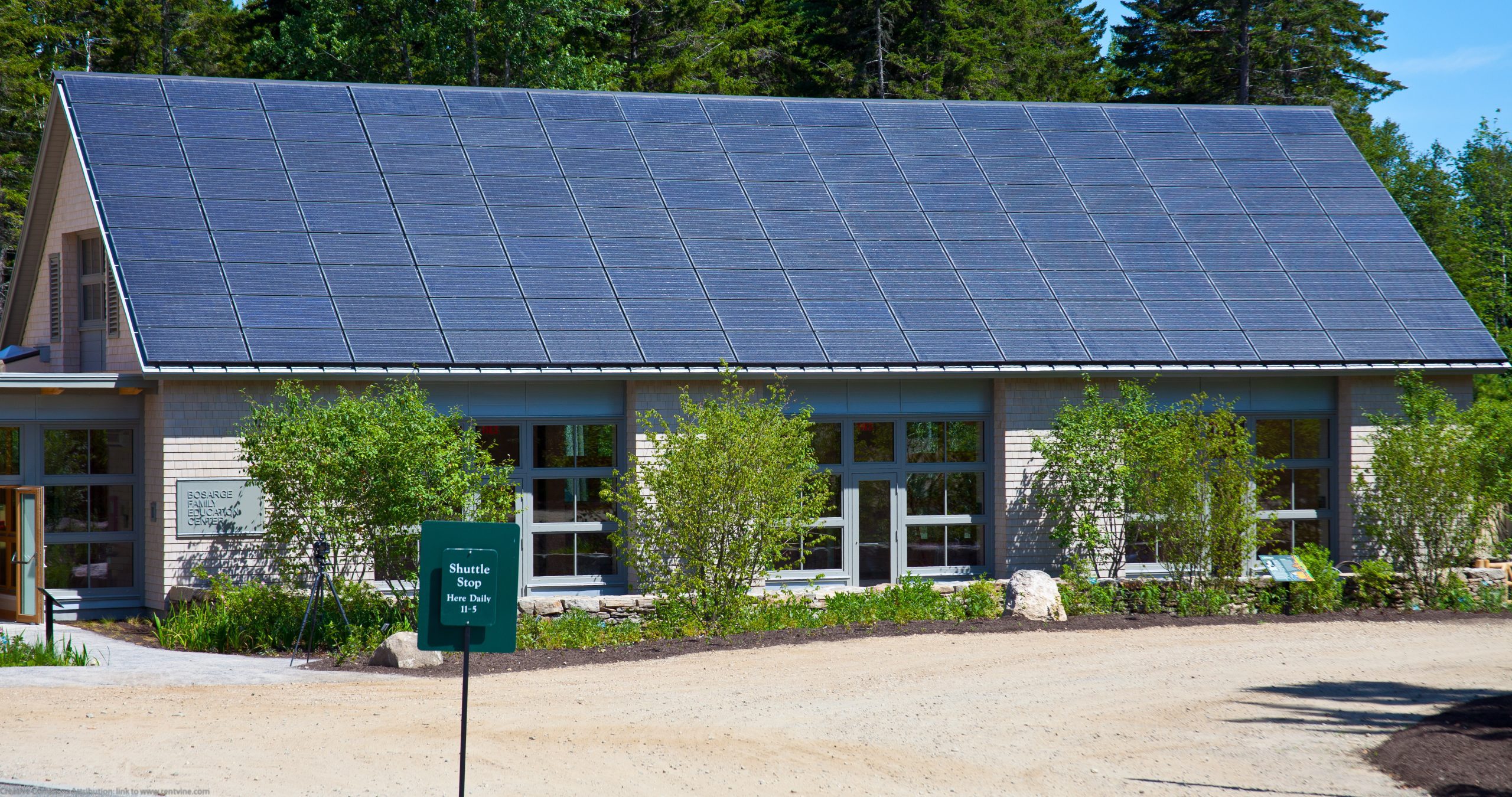 découvrez les inconvénients de l'énergie solaire dans le secteur agricole. analyse des défis tels que les coûts d'installation, l'intermittence de la production, et l'impact sur l'utilisation des terres, pour une compréhension approfondie des enjeux liés à l'intégration des panneaux solaires dans l'agriculture.
