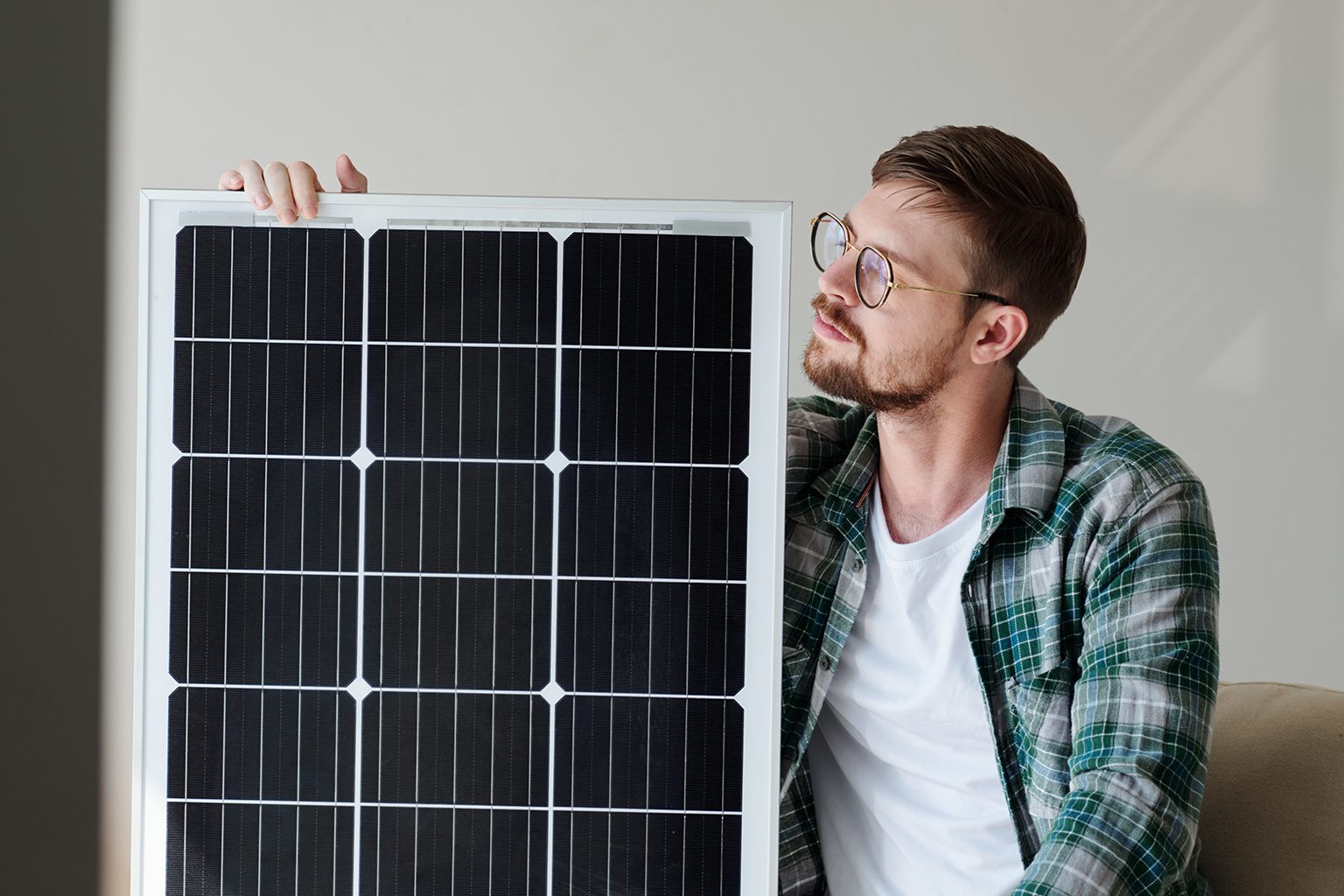découvrez les inconvénients de l'énergie solaire dans le secteur agricole. analysez les défis liés à l'installation de panneaux solaires, les coûts initiaux, l'impact sur les cultures et la dépendance aux conditions météorologiques. informez-vous sur les limites de cette source d'énergie renouvelable pour une agriculture durable.