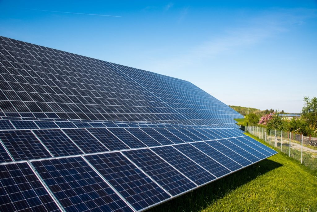 découvrez les principaux inconvénients des panneaux photovoltaïques, notamment les coûts d'installation, les dépendances climatiques et les limites de production d'énergie. informez-vous pour faire un choix éclairé sur l'énergie solaire.