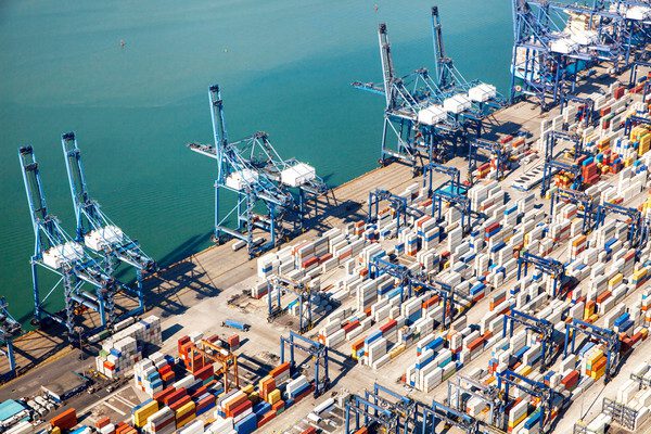 découvrez l'importance et le fonctionnement de l'infrastructure financière, essentielle pour le bon déroulement des transactions économiques, le soutien aux entreprises et la régulation des marchés. apprenez comment cette structure contribue à la stabilité et à la croissance écononomique.