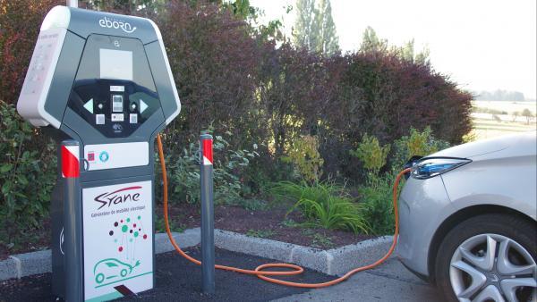 découvrez comment les infrastructures de recharge révolutionnent l'avenir énergétique, en facilitant l'adoption des véhicules électriques et en soutenant une transition vers des sources d'énergie durables.