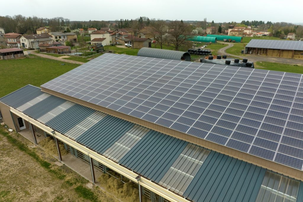 découvrez les dernières innovations en matière de hangars agricoles photovoltaïques. alliant durabilité et efficacité énergétique, ces structures offrent une solution optimale pour les agriculteurs soucieux de réduire leur empreinte carbone tout en maximisant leur production. restez à la pointe de la technologie avec nos hangars innovants.