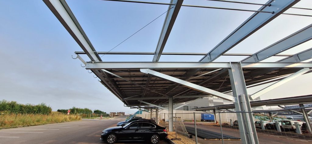 découvrez comment intégrer un hangar photovoltaïque dans votre projet agricole pour optimiser la production d'énergie tout en bénéficiant d'un espace de stockage performant. transformez vos terrains agricoles en un atout durable et rentable.