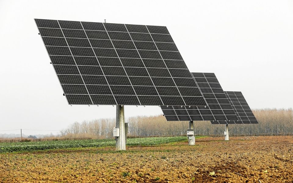 découvrez notre service de location de terrains agricoles adaptés à l'installation de panneaux photovoltaïques. maximisez votre rendement énergétique tout en préservant vos terres agricoles. profitez d'une solution durable et rentable pour produire de l'énergie renouvelable.