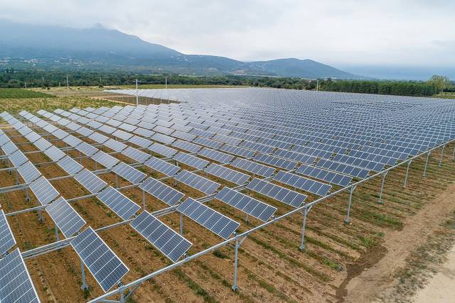découvrez nos offres de location de terres agricoles pour l'installation de panneaux photovoltaïques. profitez d'un revenu supplémentaire tout en contribuant à une énergie renouvelable durable. bénéficiez d'une solution écologique et rentable pour valoriser vos terres.