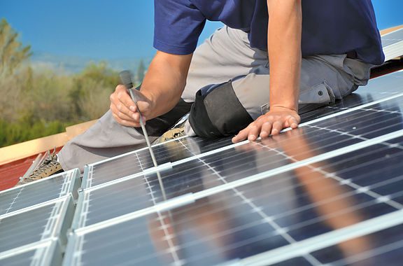 découvrez nos services de maintenance pour panneaux photovoltaïques afin d'assurer leur performance optimale et prolonger leur durée de vie. profitez d'une énergie renouvelable fiable grâce à notre expertise professionnelle.
