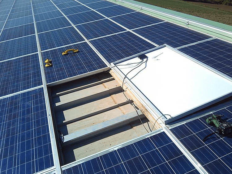 assurez le bon fonctionnement de vos panneaux photovoltaïques grâce à notre service de maintenance spécialisé. profitez d'une efficacité optimale et prolongez la durée de vie de votre installation tout en maximisant votre production d'énergie renouvelable.