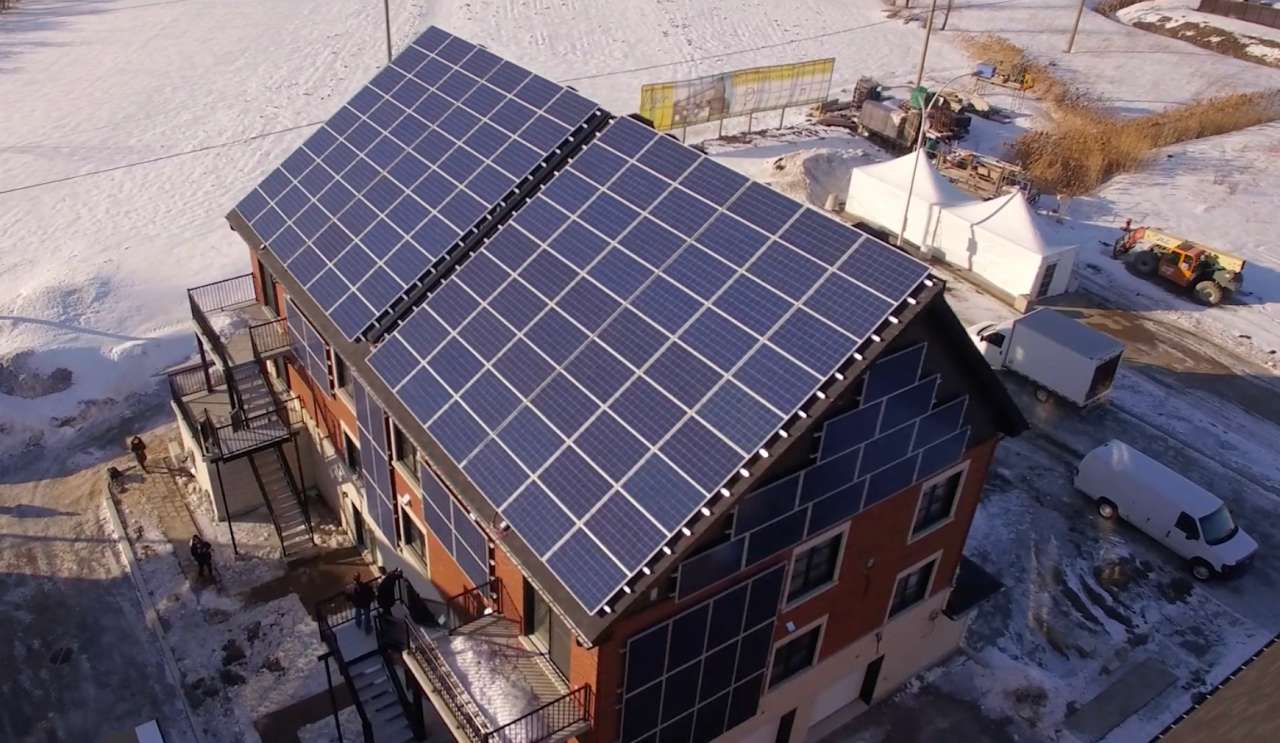 découvrez notre guide sur les maisons zéro énergie, une solution innovante et durable pour réduire votre empreinte carbone tout en économisant sur vos factures énergétiques. apprenez les principes de construction, les technologies intégrées et les avantages de vivre dans une maison respectueuse de l'environnement.