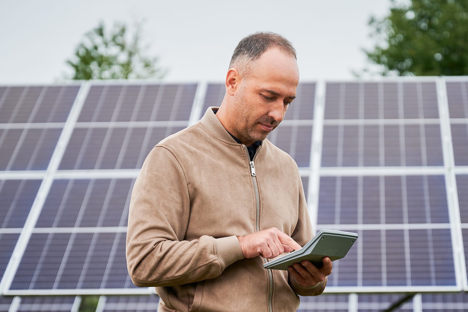 découvrez comment la météo influence les performances des panneaux photovoltaïques. informez-vous sur les conditions climatiques optimales pour maximiser votre production d'énergie solaire et comprendre les facteurs clés qui affectent l'efficacité de vos installations.