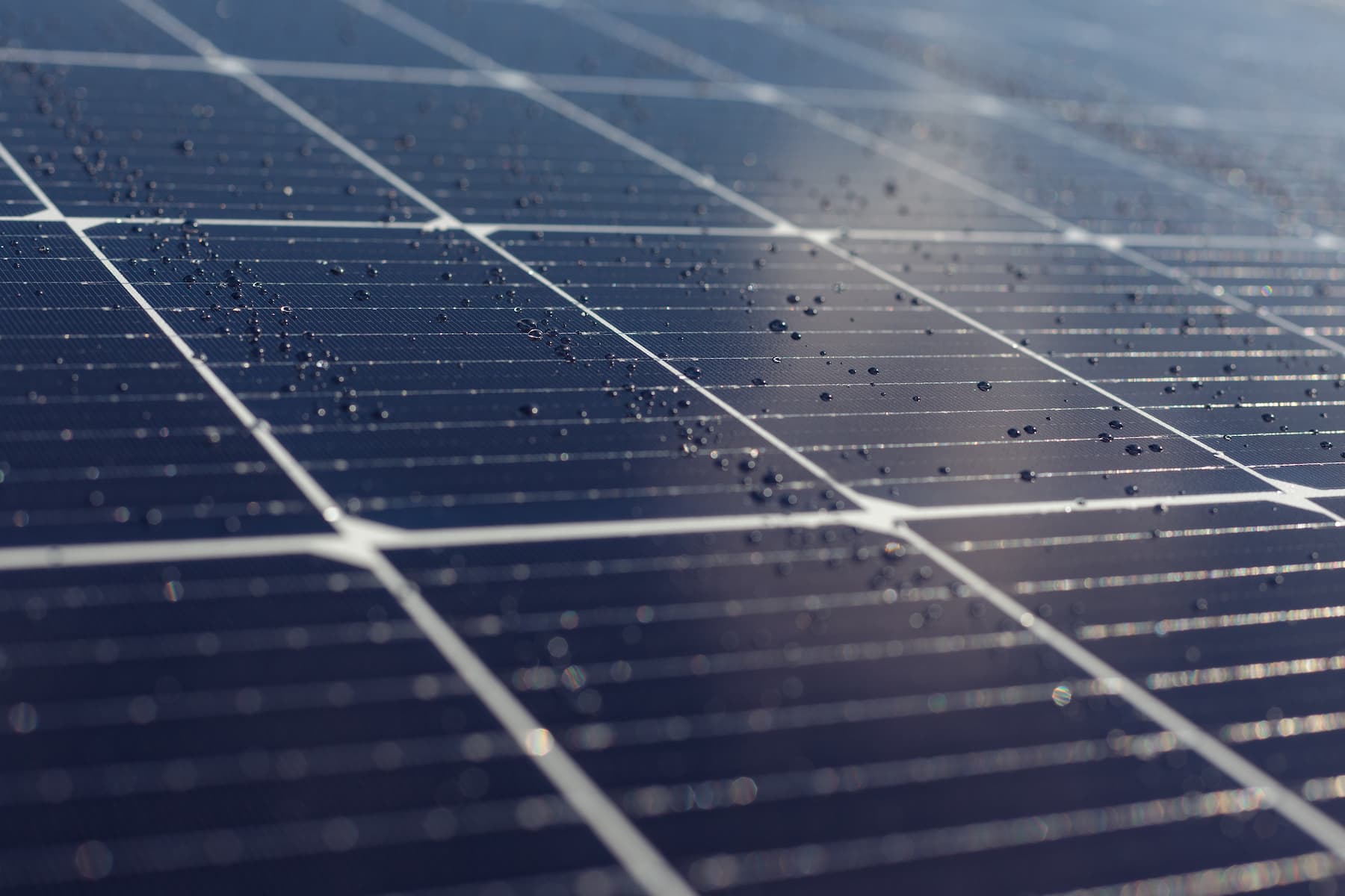 découvrez comment la météo influence les performances des systèmes photovoltaïques. informez-vous sur les conditions climatiques idéales pour maximiser la production d'énergie solaire et optimiser l'efficacité de vos panneaux solaires.