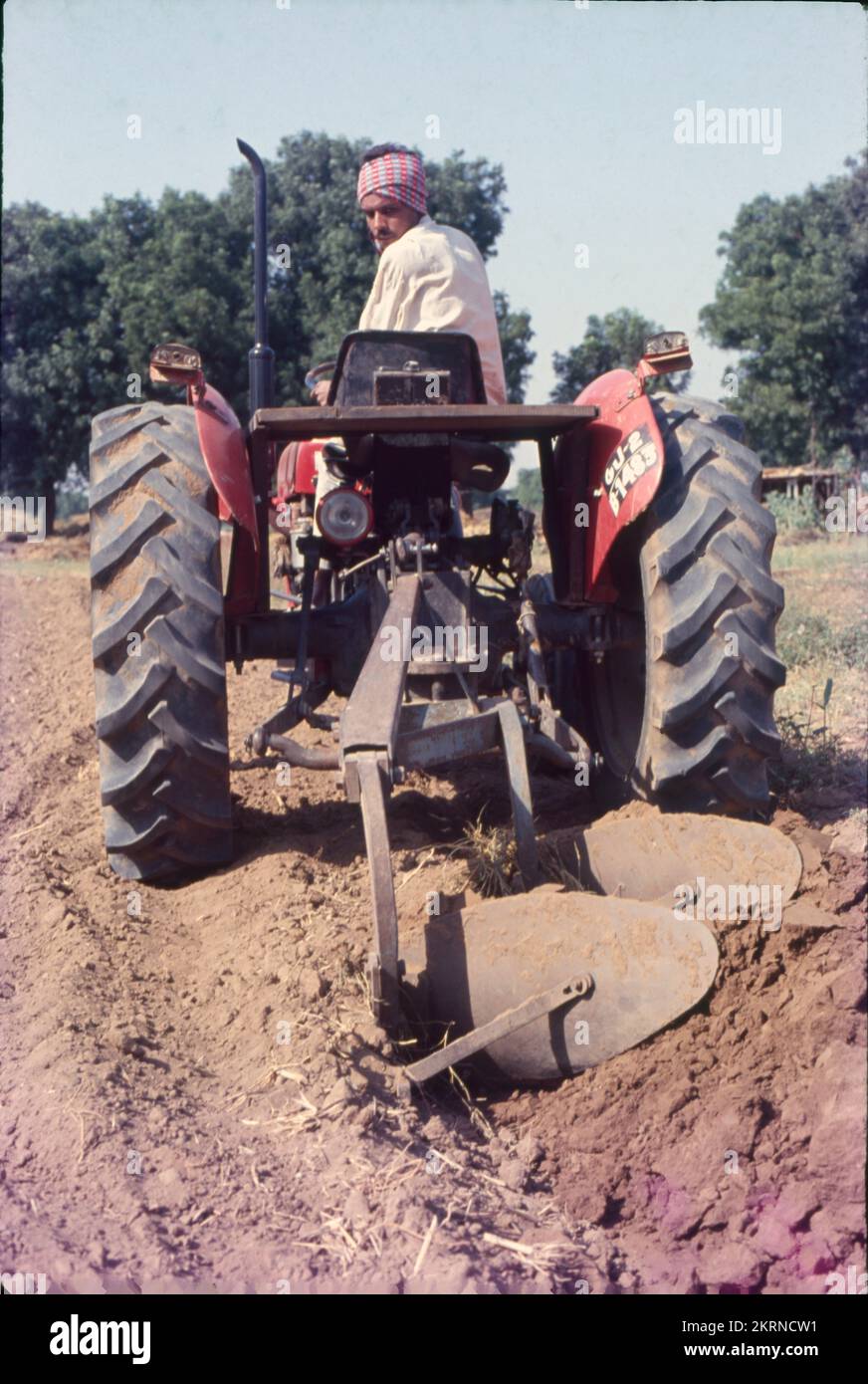 découvrez les opérations agraires : une analyse approfondie des pratiques agricoles, des innovations technologiques et des stratégies de gestion des ressources pour optimiser la production et durabilité des exploitations agricoles.