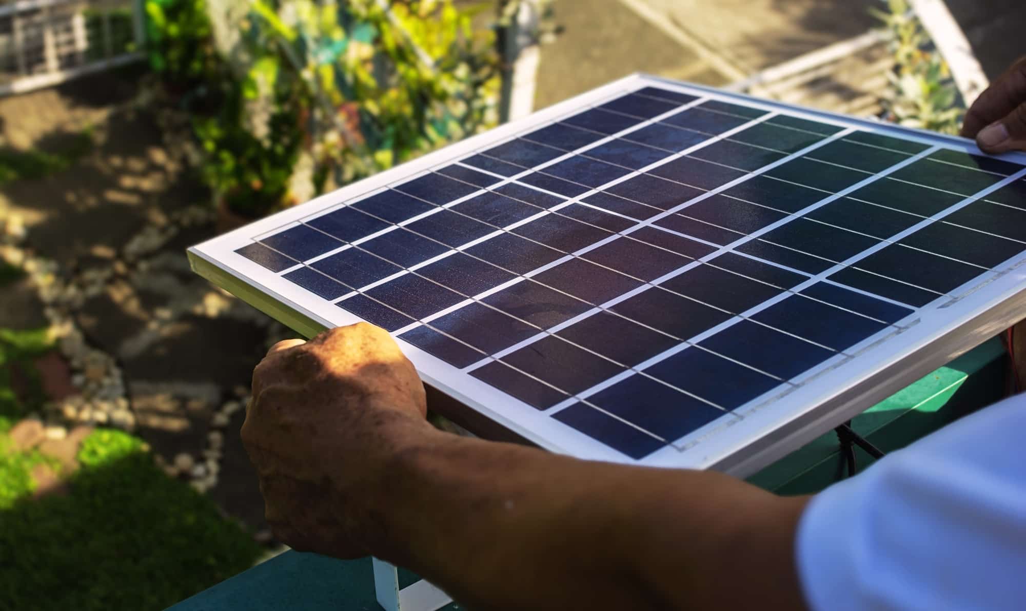 découvrez l'importance de l'orientation des panneaux solaires pour maximiser leur efficacité. apprenez les meilleures pratiques pour positionner vos panneaux afin de profiter au maximum de l'énergie solaire et d'optimiser votre installation.