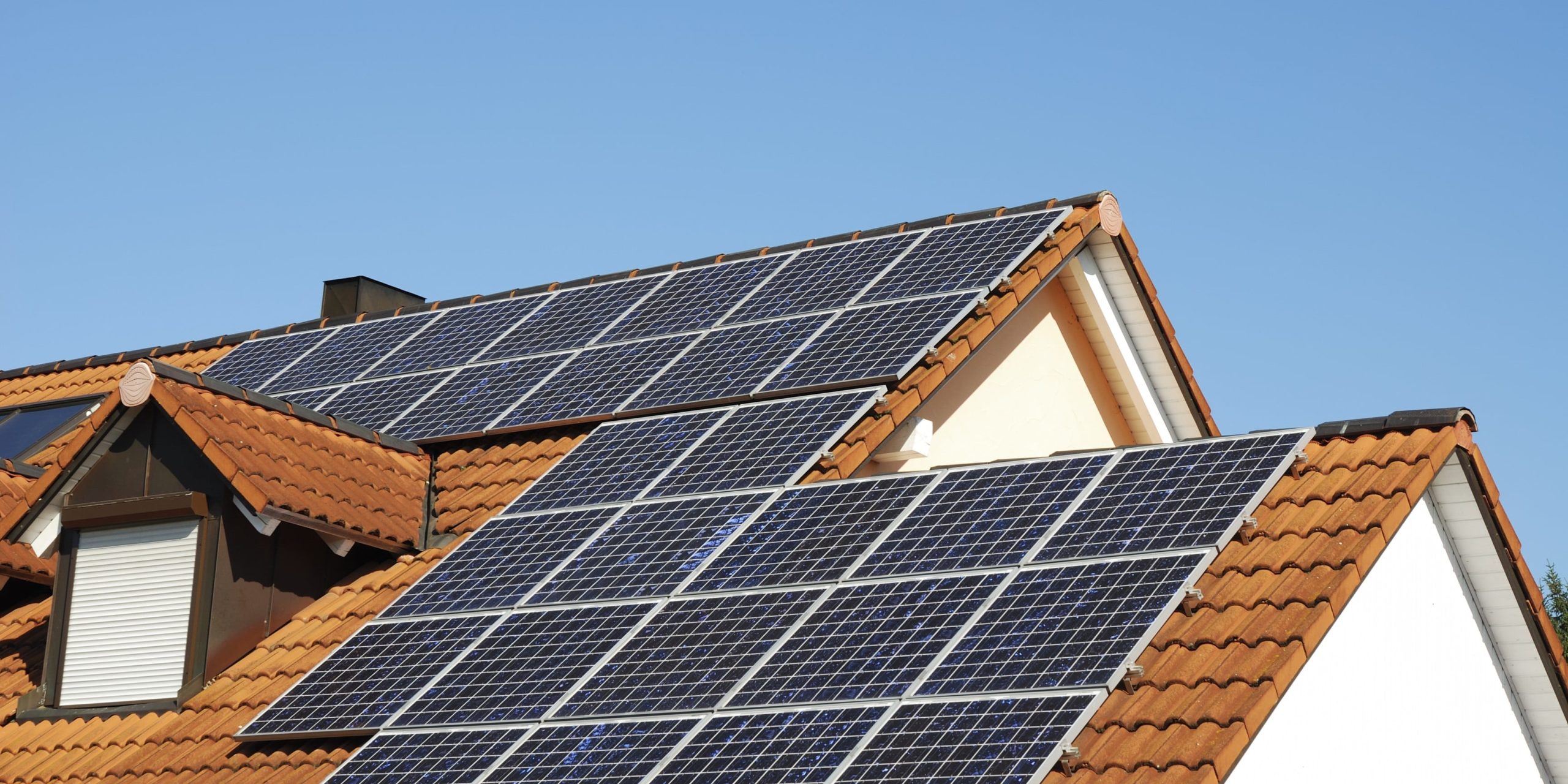 découvrez comment bien orienter vos panneaux solaires pour maximiser leur efficacité. apprenez les meilleures pratiques et conseils d'installation pour profiter pleinement de l'énergie solaire.
