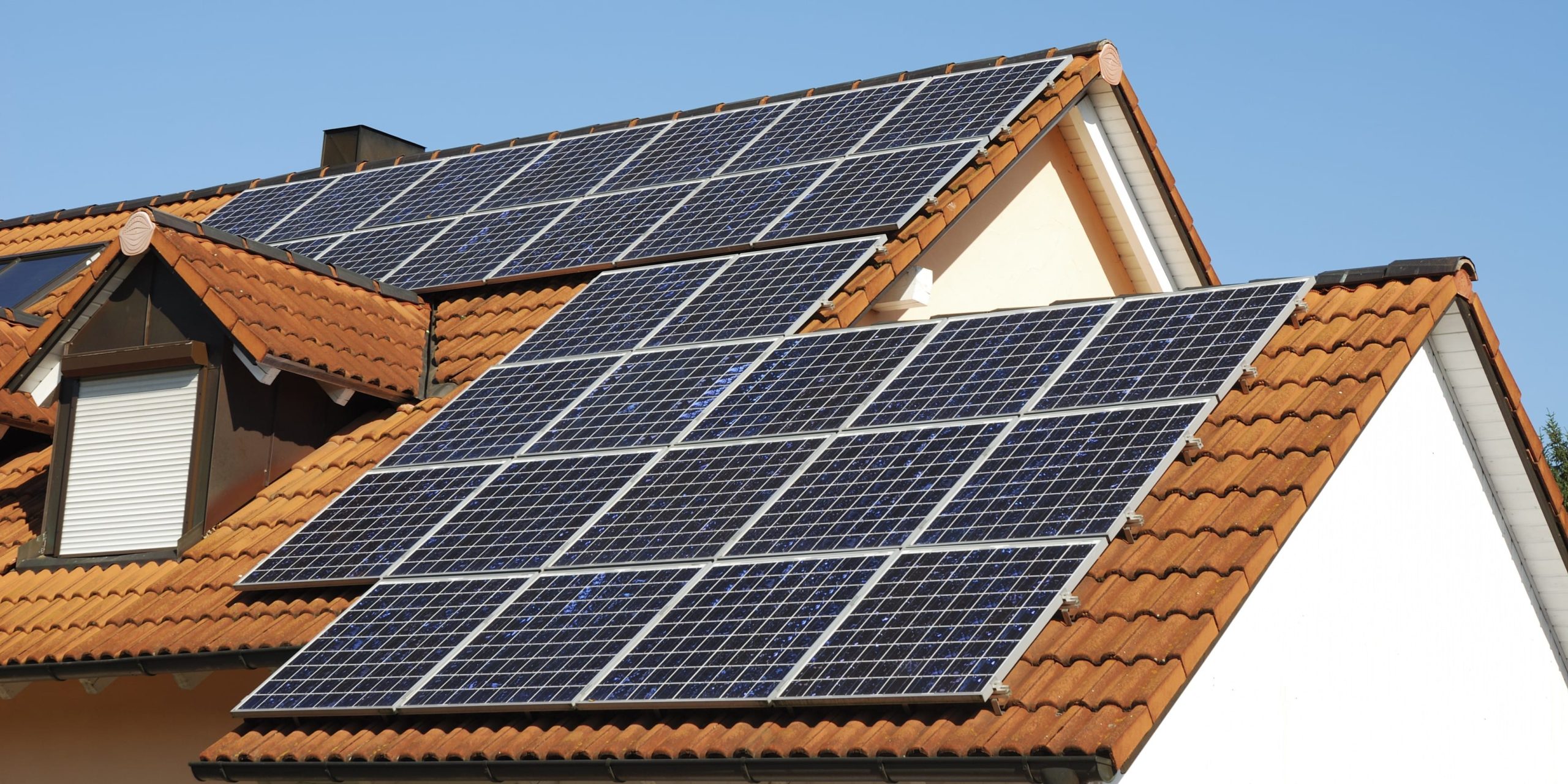 découvrez les avantages des panneaux photovoltaïques pour produire de l'énergie renouvelable. apprenez comment réduire vos factures d'électricité et contribuer à la protection de l'environnement grâce à cette technologie durable et efficace.