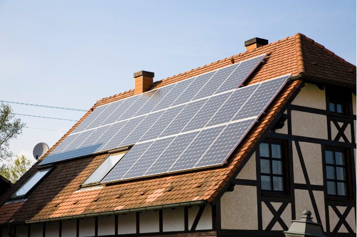 découvrez comment bénéficier de panneaux solaires gratuits pour réduire vos factures d'énergie et contribuer à un avenir durable. profitez d'aides et d'initiatives pour installer des solutions solaires écologiques chez vous.