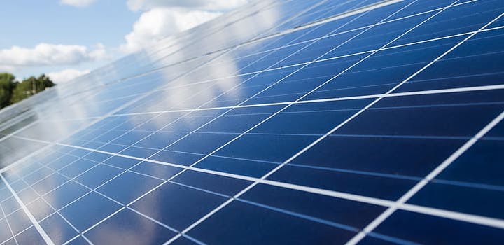découvrez comment les panneaux solaires rentables peuvent réduire vos factures d'énergie tout en contribuant à la protection de l'environnement. informez-vous sur les avantages économiques et écologiques de l'énergie solaire.