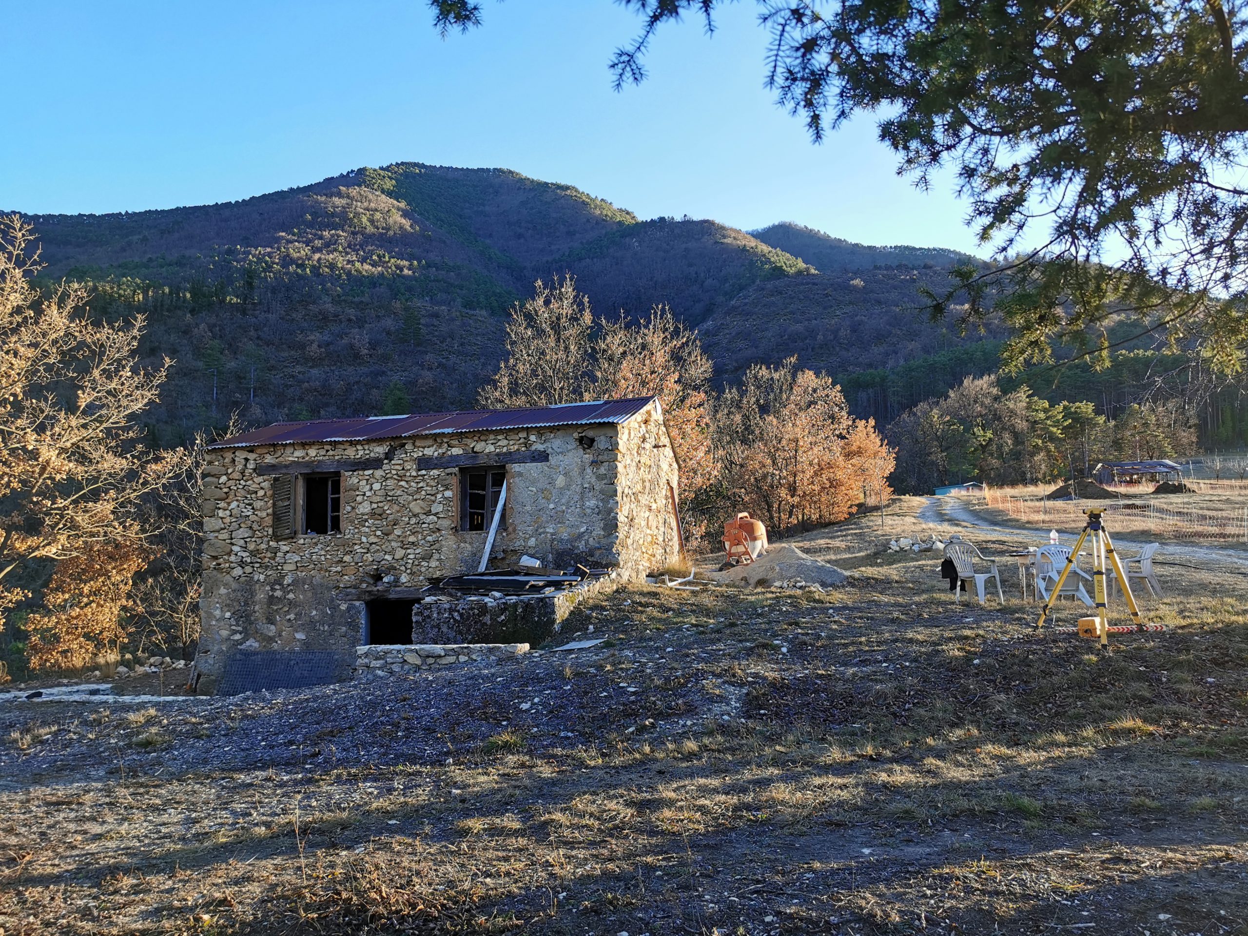 obtenez votre permis pour construire un hangar agricole. découvrez les démarches nécessaires, les réglementations à respecter et les conseils pour réussir votre projet d'infrastructure agricole.
