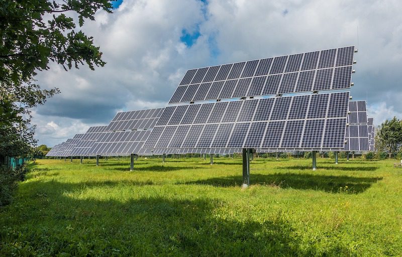découvrez comment investir dans des panneaux photovoltaïques peut générer des économies significatives sur votre facture d'électricité tout en contribuant à la transition énergétique. explorez les avantages financiers et écologiques d'une solution photovoltaïque rentable.